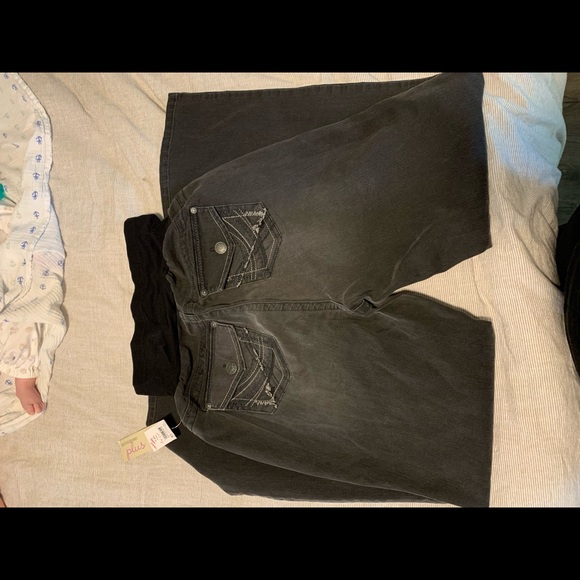 NWT Boot Cut Maternity Jeans - Picture 2 of 4